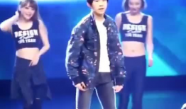 易烊千玺跳舞视频,惊艳演绎舞蹈魅力